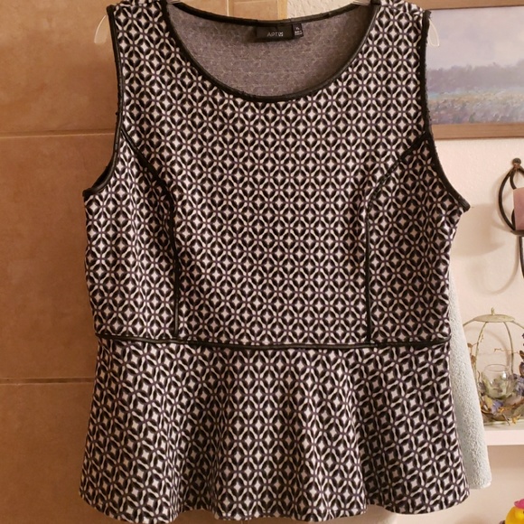 Free with purchase Peplum top XL - Picture 1 of 4